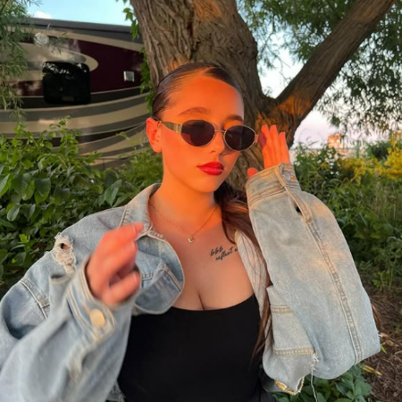 Olivia Richards adds a spark in her videos that resonates so well with the audience. 